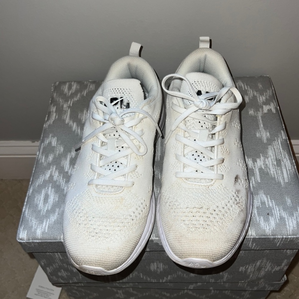 size 10 APL Woman’s sneakers!